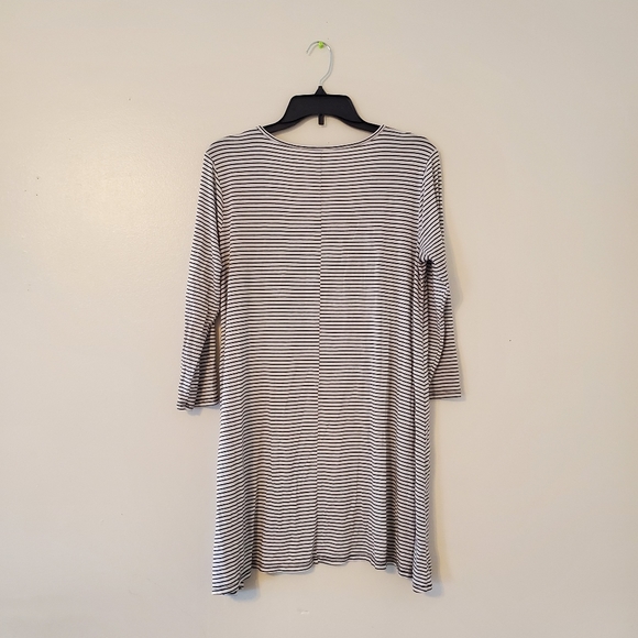 Decree Striprd Tunic Top - Picture 3 of 3